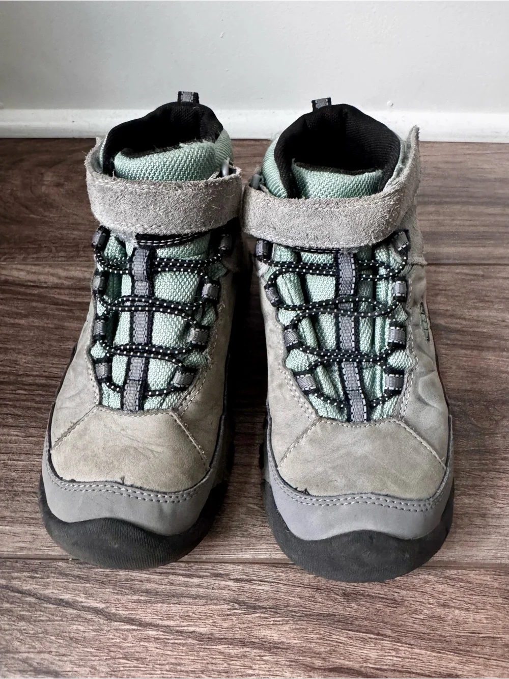 KEEN Kids Targhee IV Waterproof Hiking Boots in Alloy/Granite Green size 13